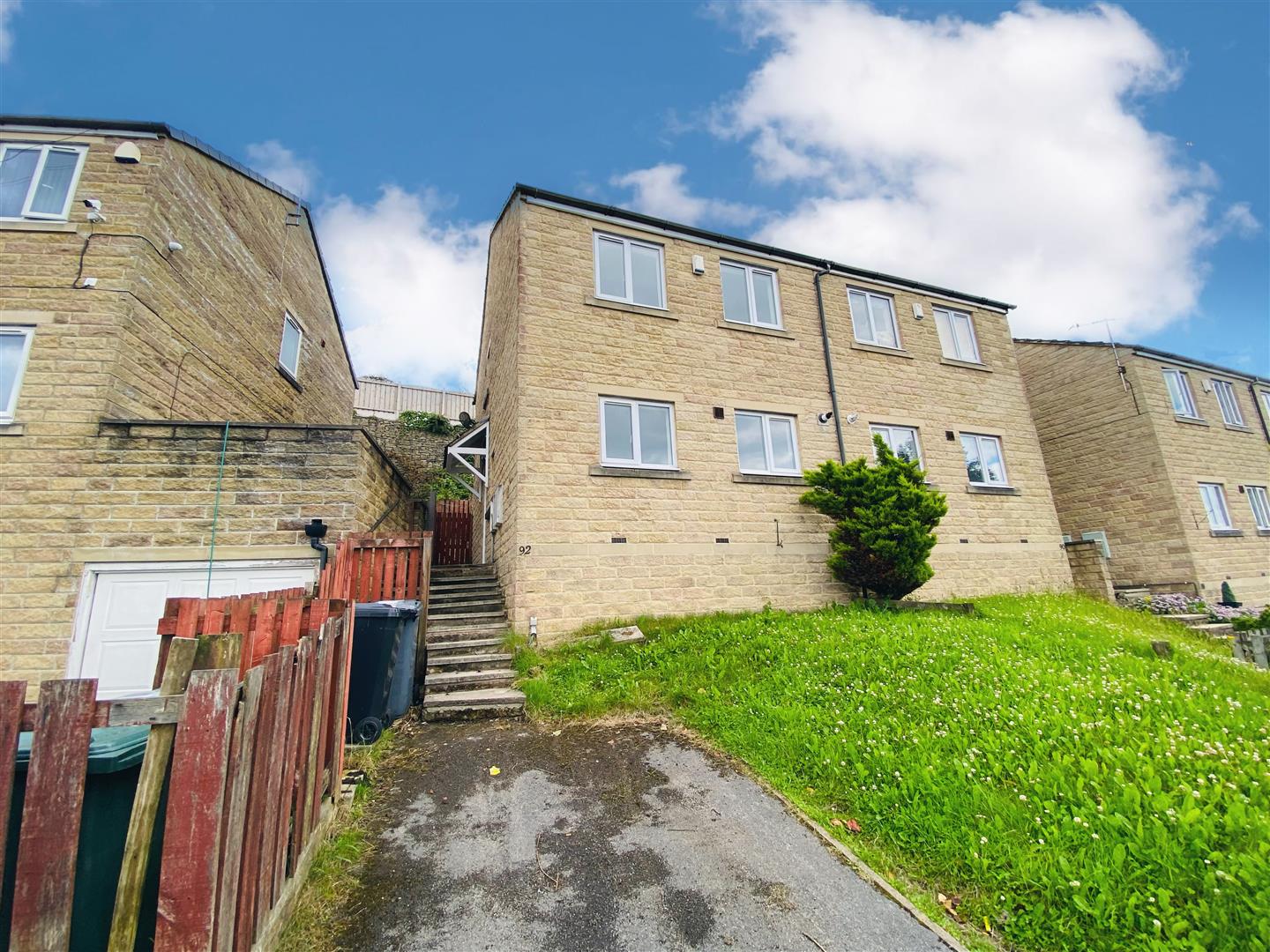 Houses and flats to let in Bradford Hamilton Bower